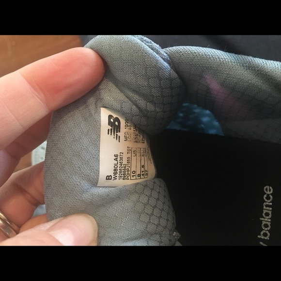 New Balance Shoes. Only worn a handful of times. - Picture 3 of 4